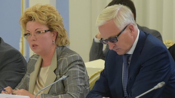Главный редактор газеты «Культура» Елена Ямпольская и президент Российского союза промышленников и предпринимателей Александр Шохин